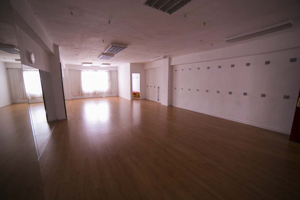 Sala 1
Tamaño: 75 m2
Precio por hora : 17€
